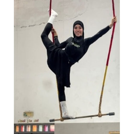  Lara Assadi, Pemain Akrobat Berjilbab